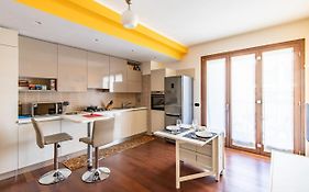 Duke Apartment - San Donato Milanese - By Host4U